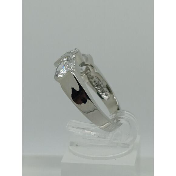 Vintage 3CT 3-Stone Simulated Diamond CZ Engagement Wedding Band Ring Size 7 NOS - Picture 9 of 9